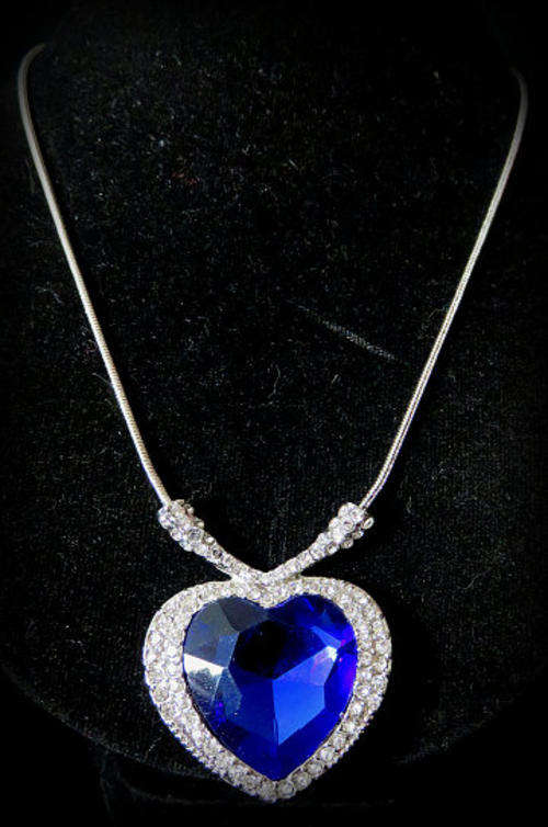 Australian Crystal - TITANIC HEART - Stunning Fashion Jewellery Last one ****